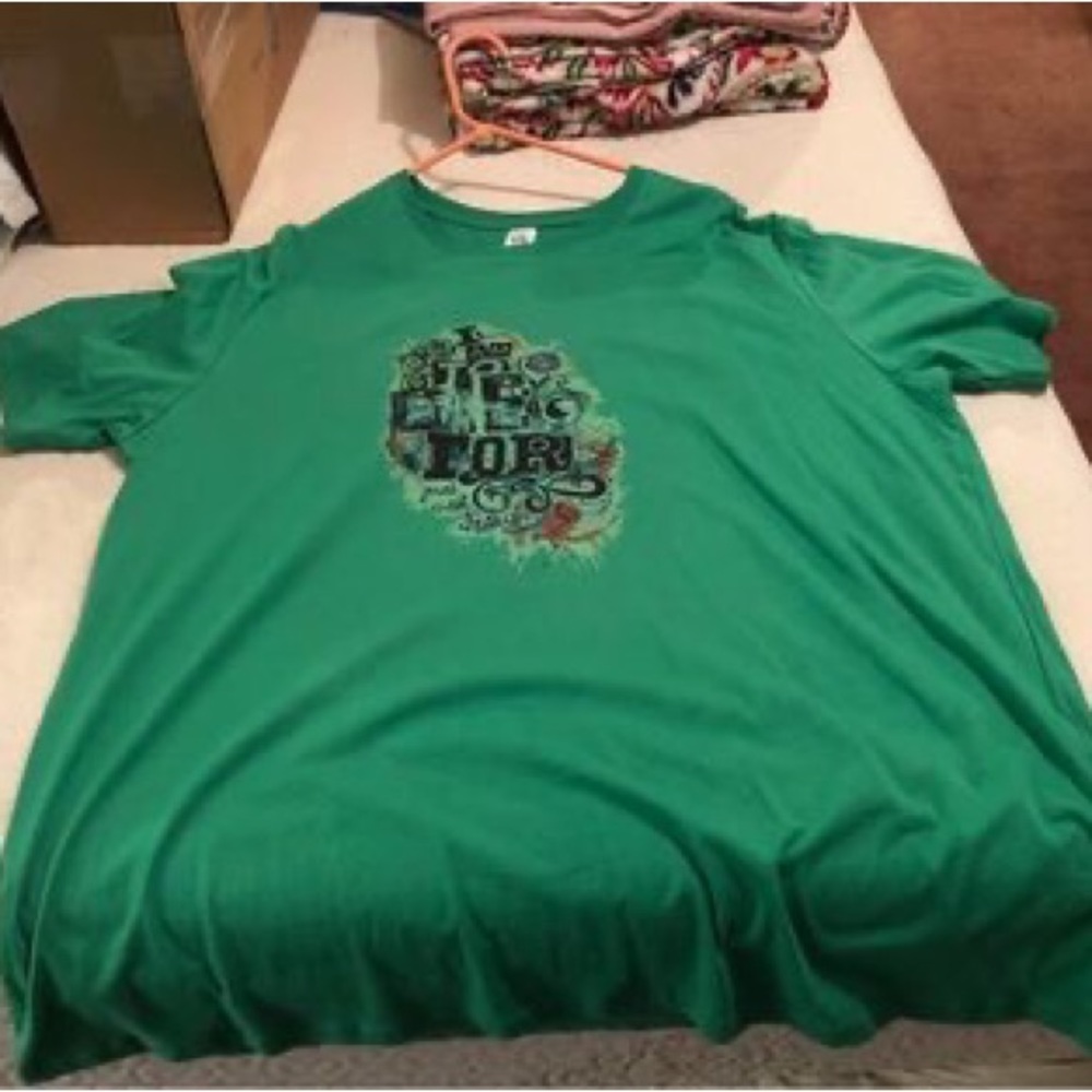 Graphic T Shirt by Kerusso